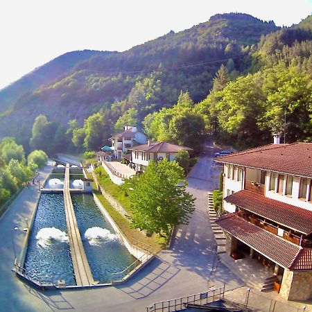 Fisherman'S Hut Family Hotel Beden Exterior foto