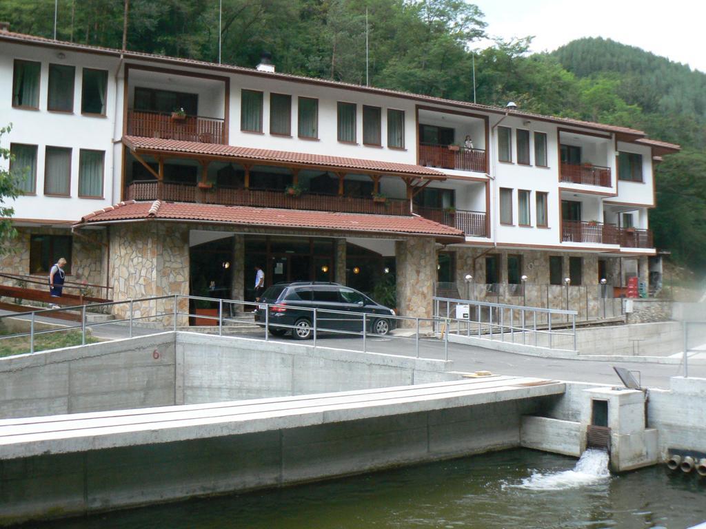 Fisherman'S Hut Family Hotel Beden Exterior foto