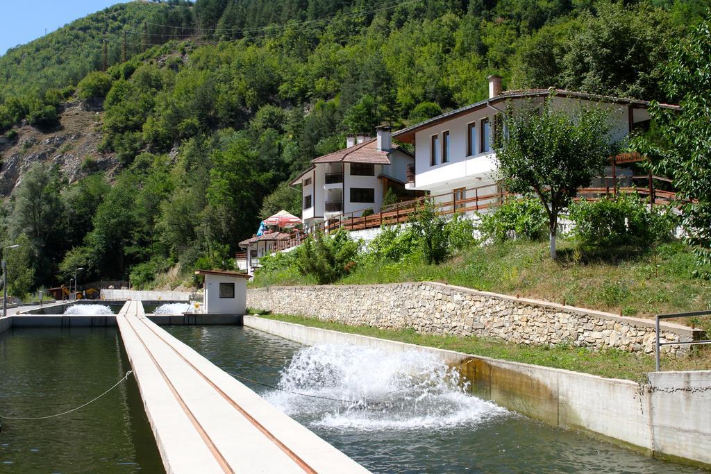Fisherman'S Hut Family Hotel Beden Exterior foto